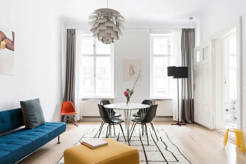 undefined Top Luxury Space Spree Mitte Berlin