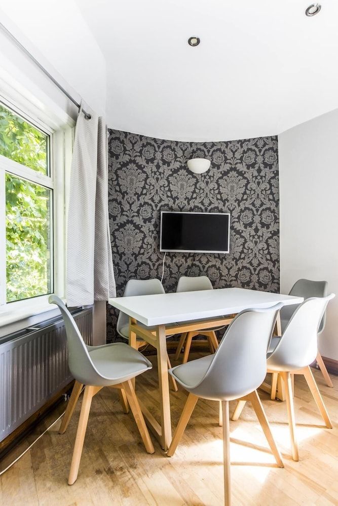 undefined My City Chic St. Pancras Apartment 4