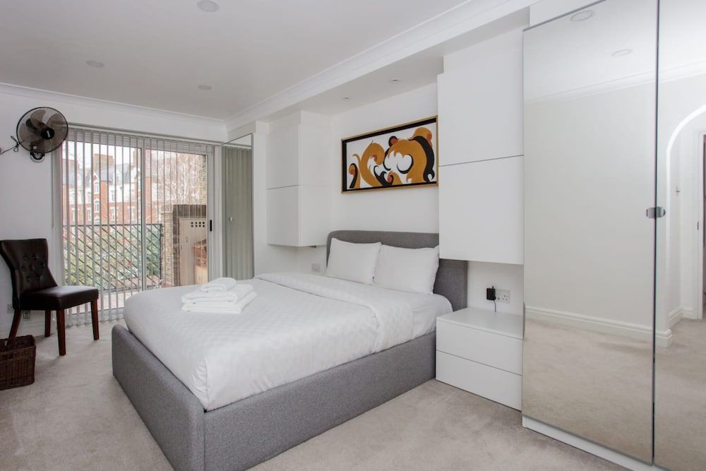 undefined Homely 2 Bedroom Apartment in Maida Vale 5