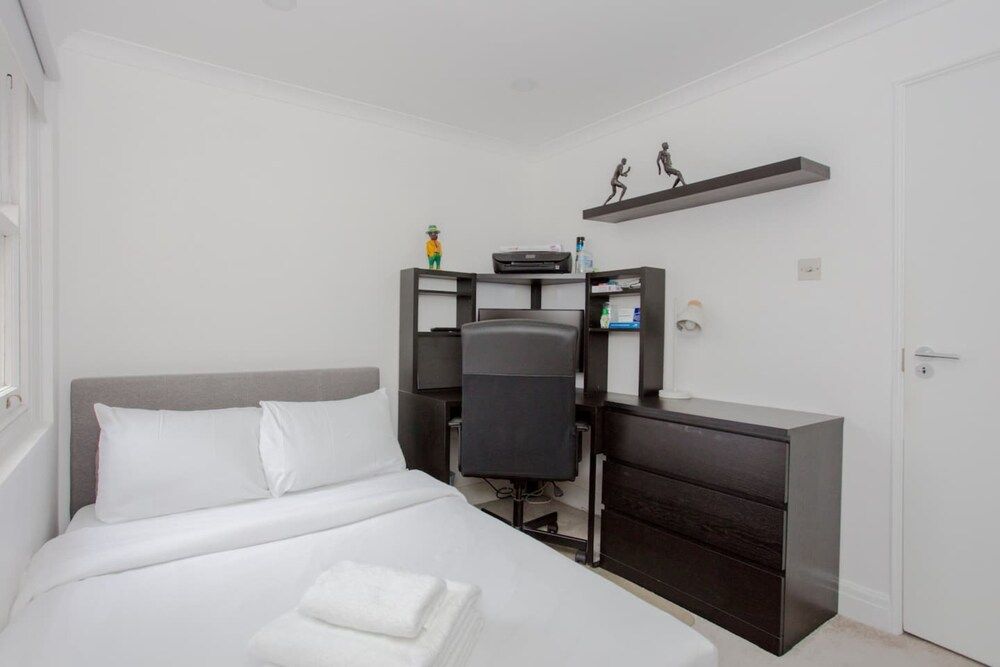 undefined Homely 2 Bedroom Apartment in Maida Vale 2