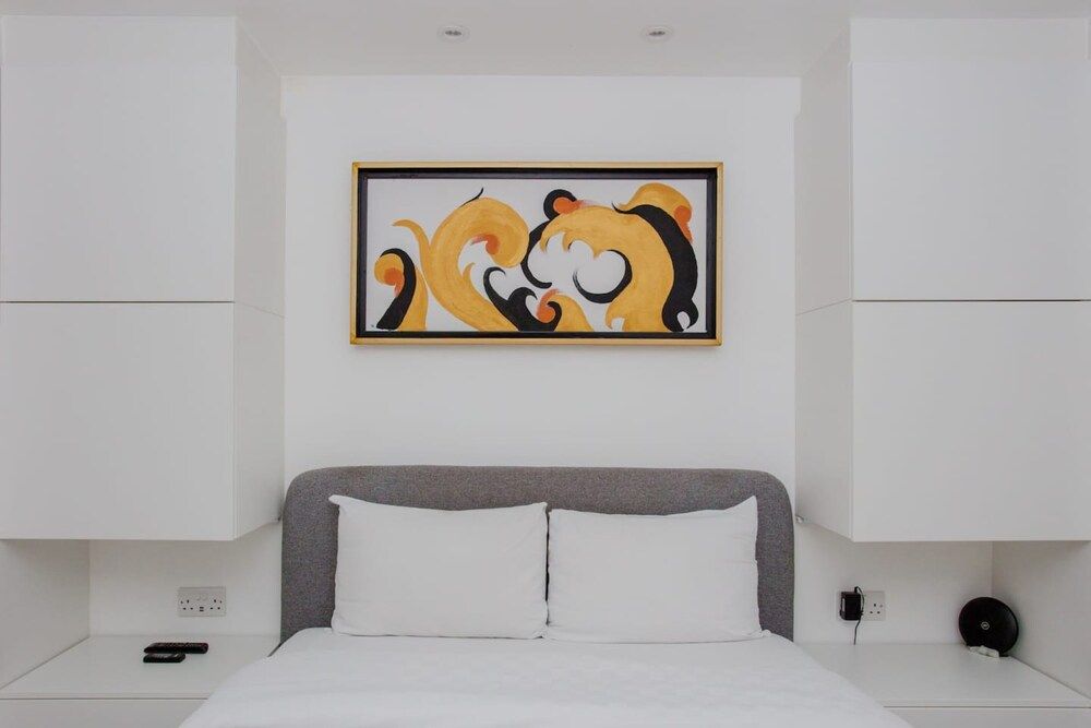 undefined Homely 2 Bedroom Apartment in Maida Vale 3