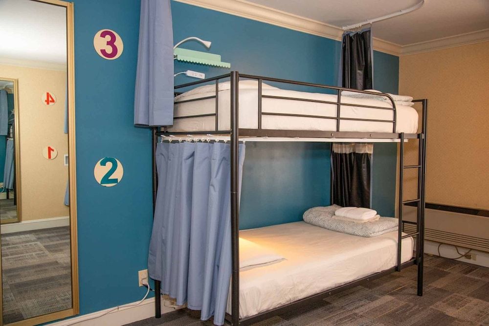Bed in 6-Bed Female Dorm with Ensuite