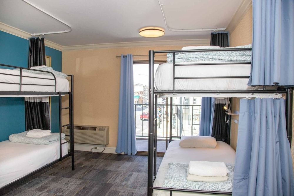 Bed in 4-Bed Female Dorm with Ensuite