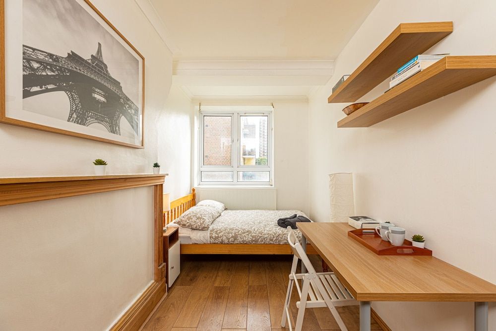 Tower Bridge Accommodation - 1 Double Room 02 - near Tower of London & Shoreditch