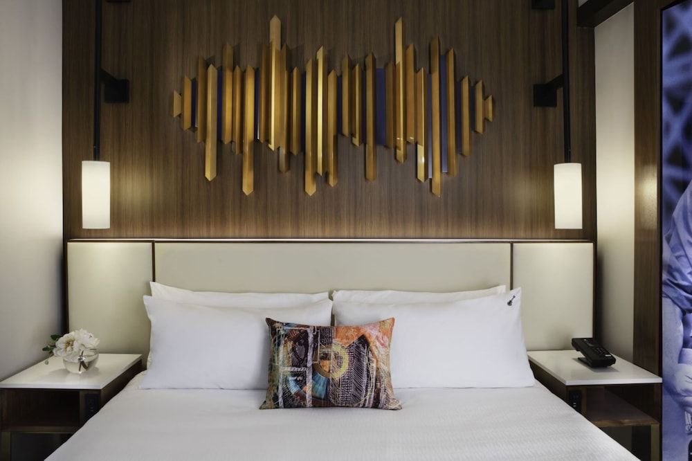 Superior Room, 1 King Bed, Balcony