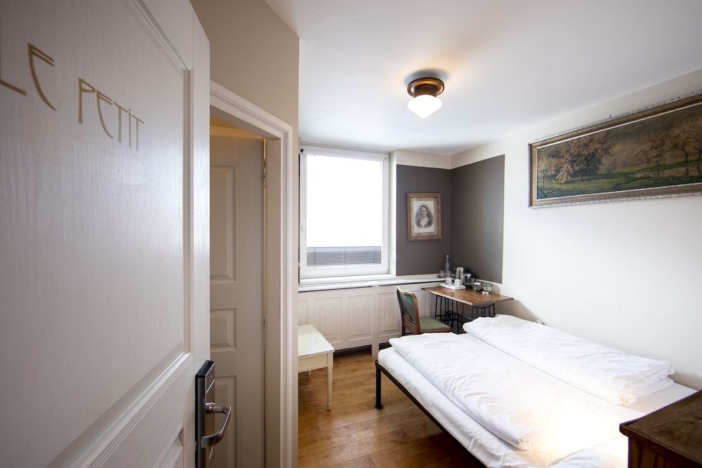 undefined Sir Toby's Hostel 4