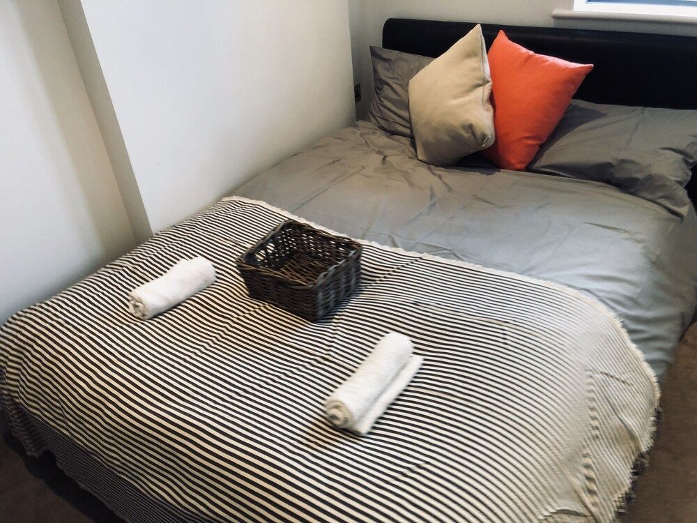 undefined 2bed 2bath apartment in kings cross 8