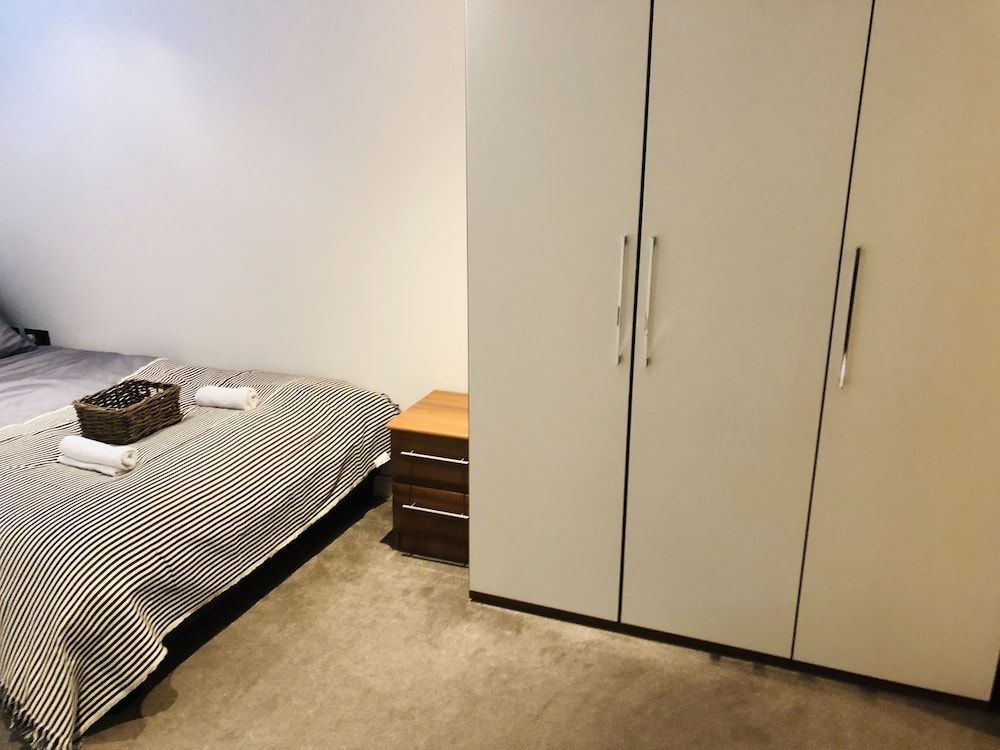 undefined 2bed 2bath apartment in kings cross 3