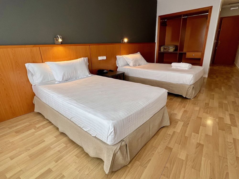 AP Hotel Madrid Airport Twin Room 4