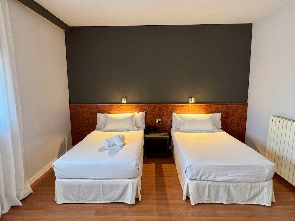 AP Hotel Madrid Airport Twin Room 3