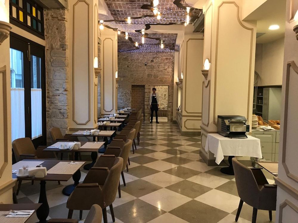 undefined Galatahan Hotel 10