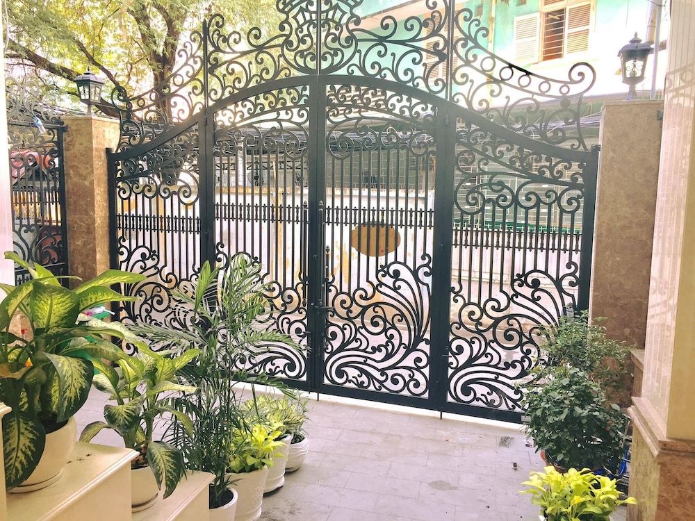 undefined Tropical House 4