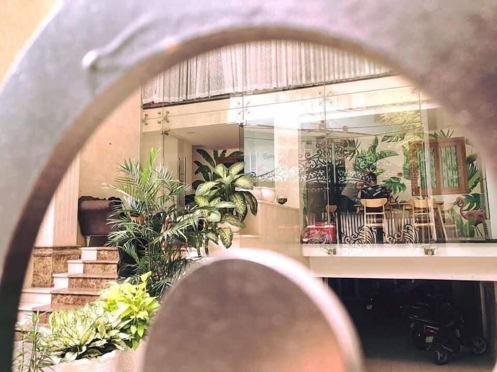 undefined Tropical House 5