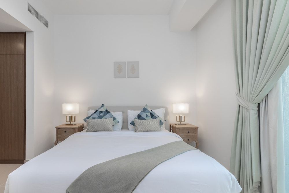 EDEN'S Homes & Villas - 52/42 Emaar Premier Apartment, 2 Bedrooms, Non Smoking, Sea View