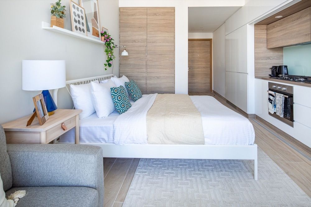 undefined Spectacular Studio Apartment in Dubai Marina 4