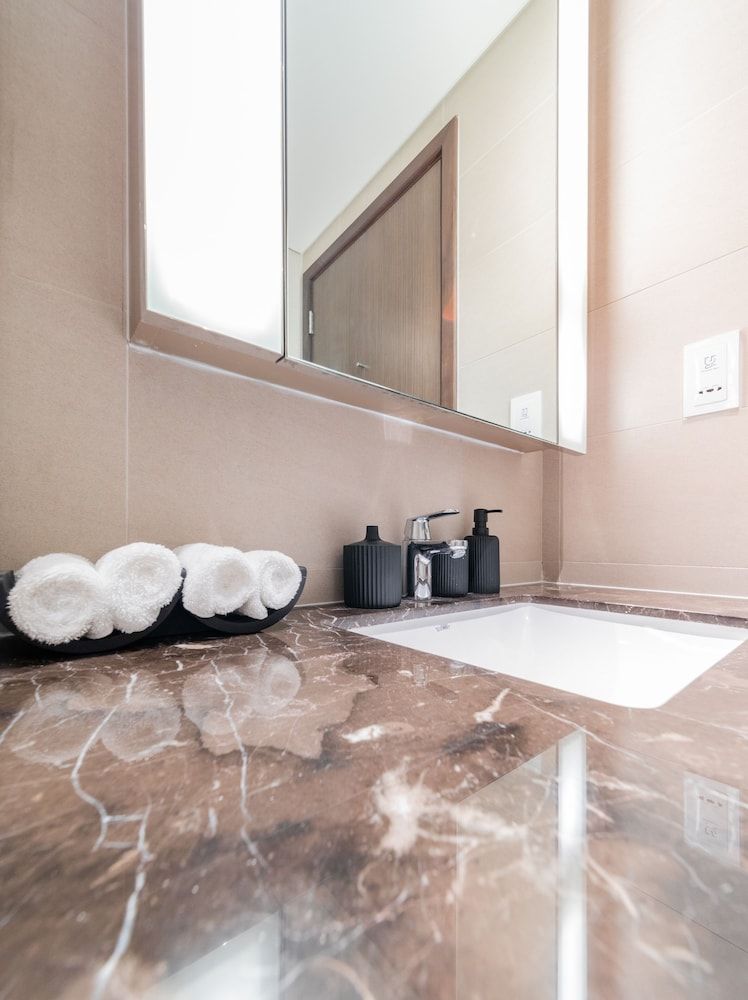 EDEN'S Homes & Villas - BLVD Heights Premium Apartment, 1 Bedroom, Non Smoking, City View 13