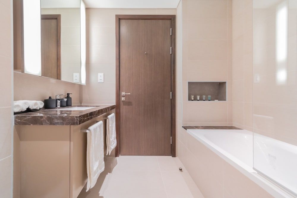 EDEN'S Homes & Villas - BLVD Heights Premium Apartment, 1 Bedroom, Non Smoking, City View 10