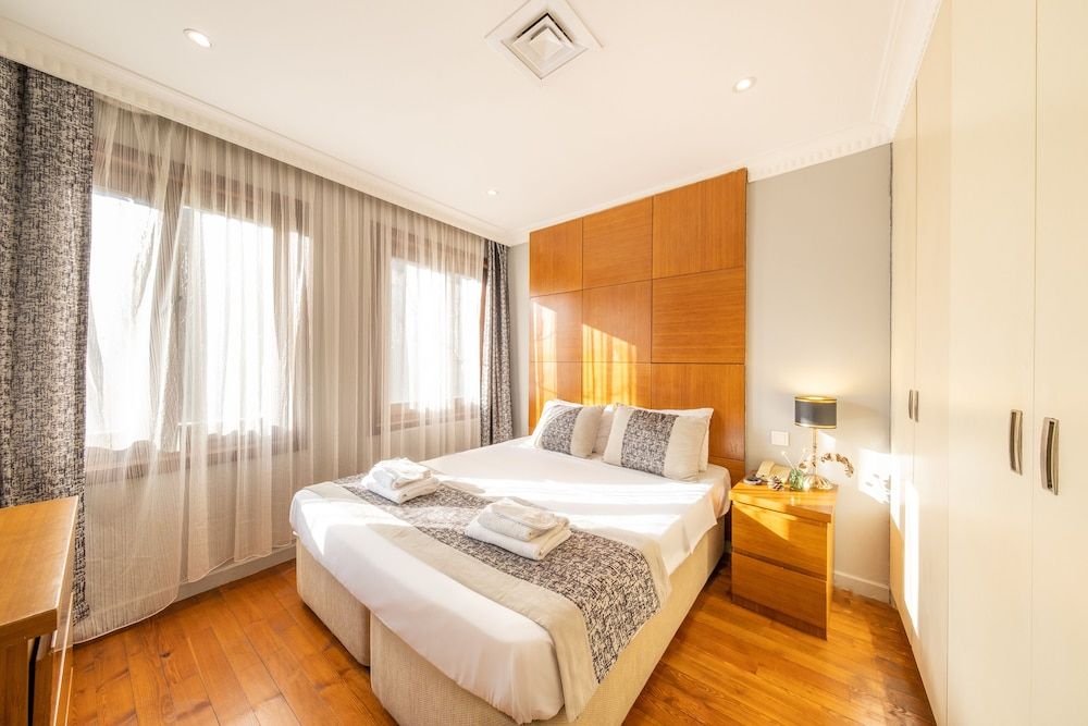 King Suits Hotel Comfort Apartment, 1 Bedroom, Smoking 2