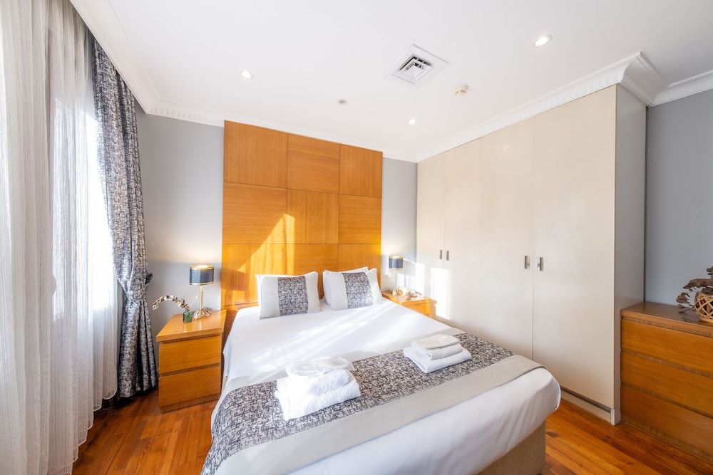 undefined King Suits Hotel 10