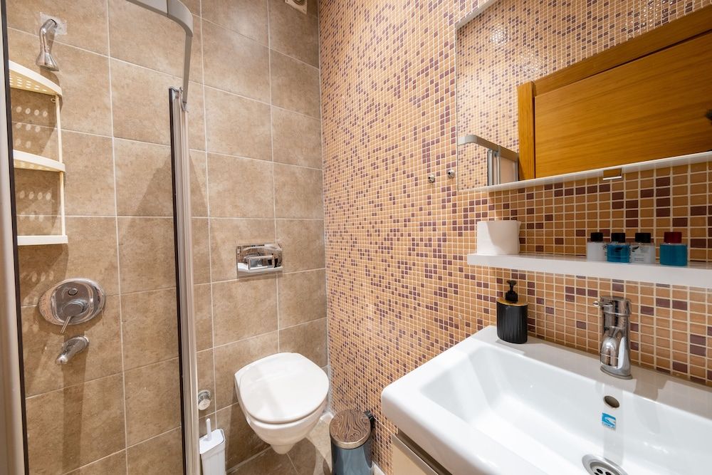 King Suits Hotel Comfort Apartment, 1 Bedroom, Smoking 15