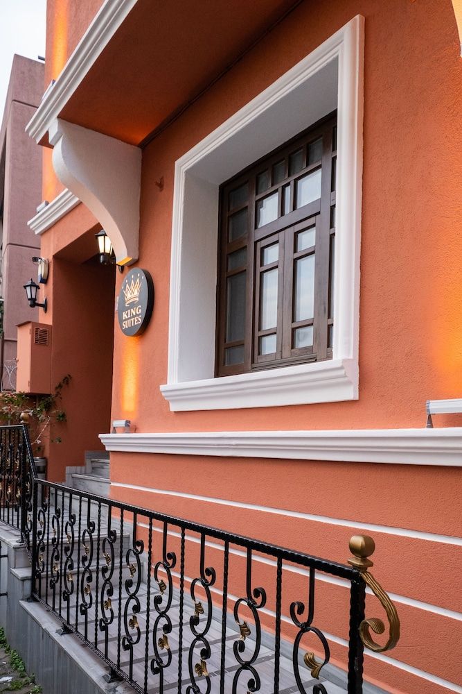 undefined King Suits Hotel 7