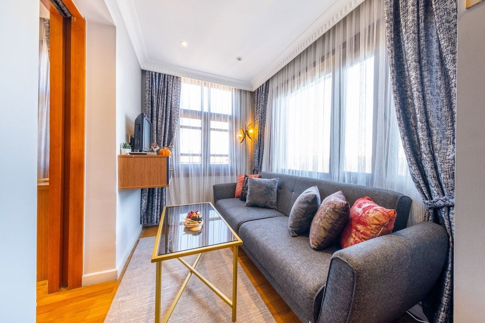 King Suits Hotel Comfort Apartment, 1 Bedroom, Smoking 7