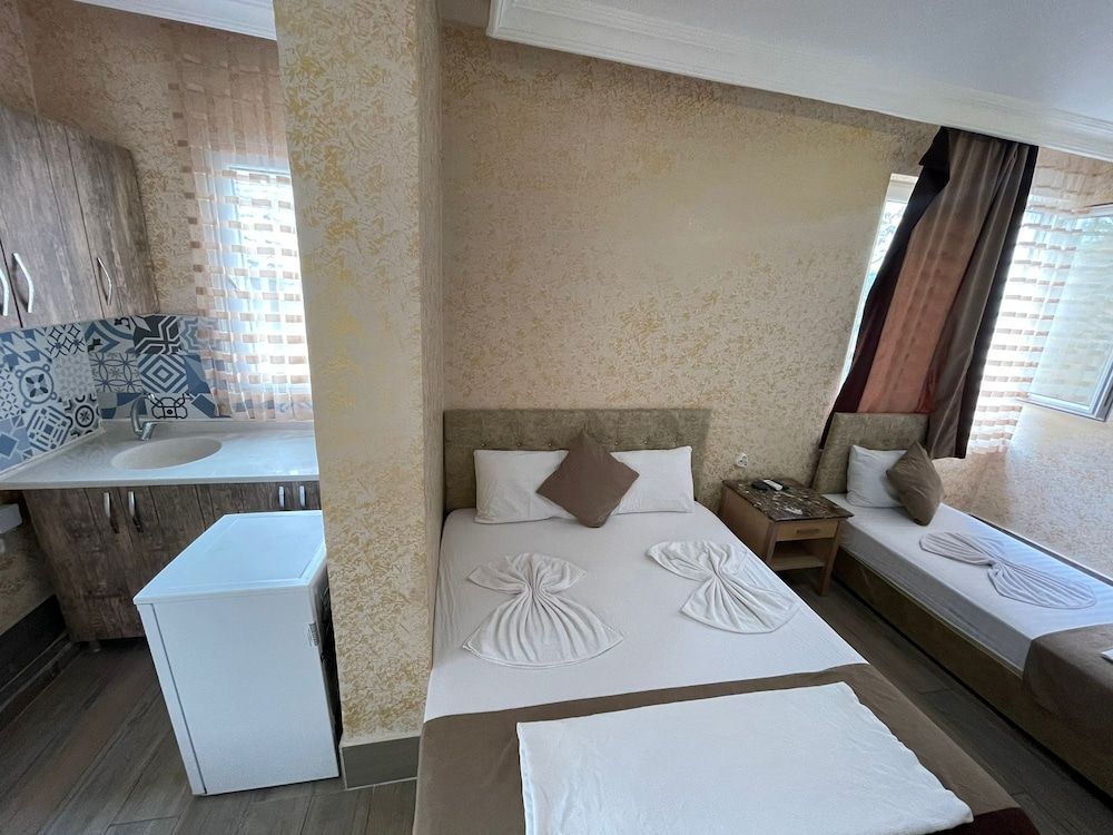 undefined Ozgur Hotel Isiklar 10