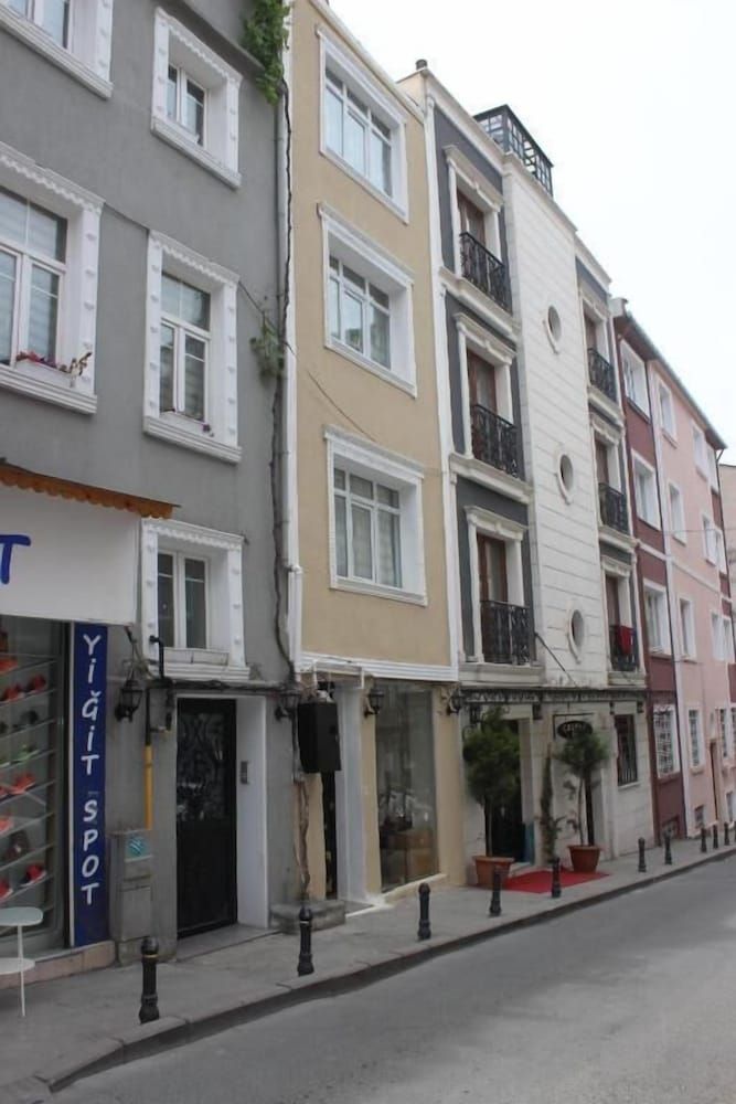 undefined Step Apartments 4