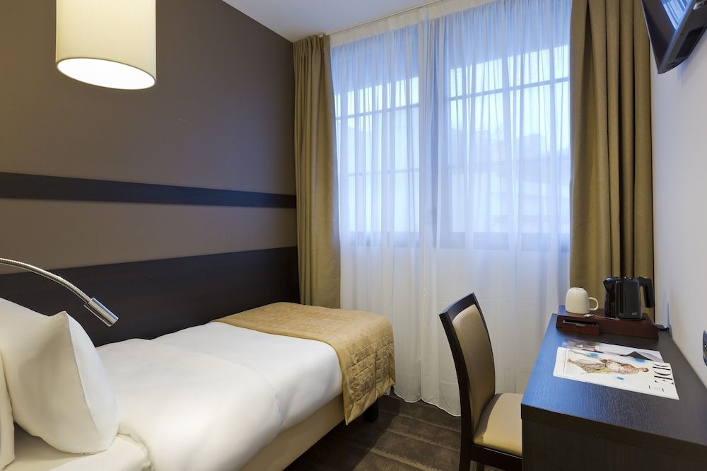 undefined Simon's Boutique Hotel