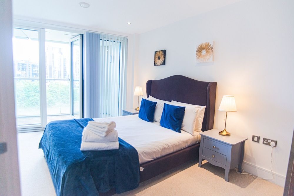 undefined Stunning 1-bed Apartment in Lincoln Plaza 3