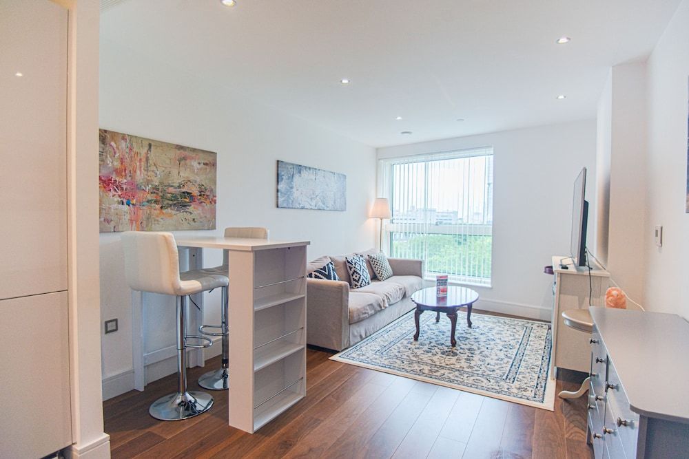 undefined Stunning 1-bed Apartment in Lincoln Plaza