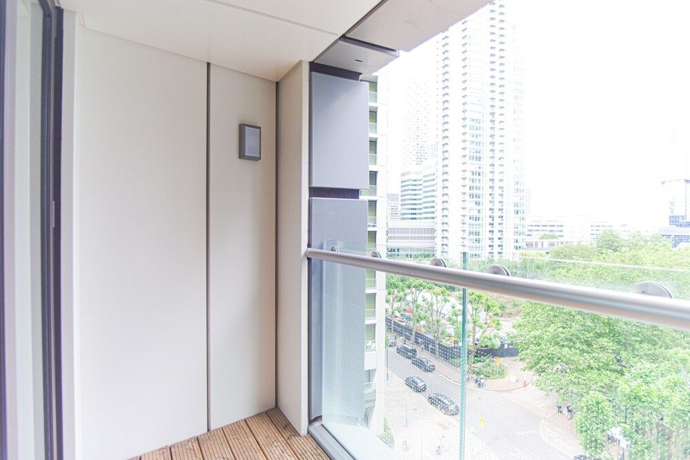 undefined Stunning 1-bed Apartment in Lincoln Plaza 2