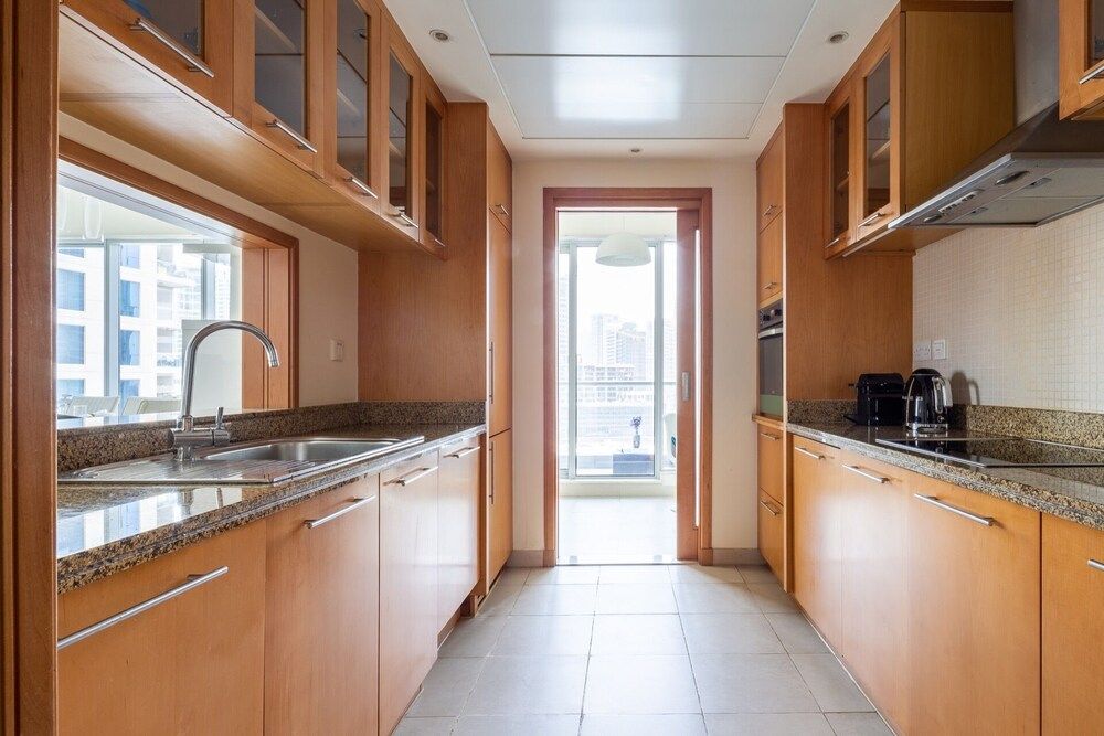 undefined Elegant 2BR With Magnificent Marina Views! 10