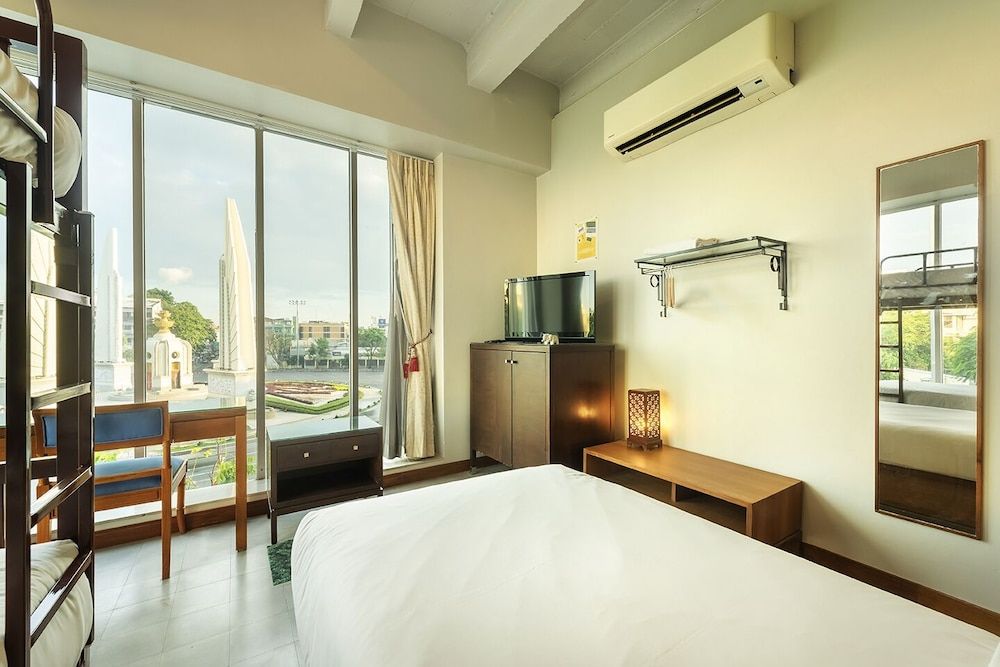 Dinso Home Boutique Standard Triple Room (Shared Bathroom) 8