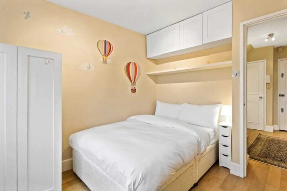 undefined Bright 2 Bedroom Near the Natural History Museum 7