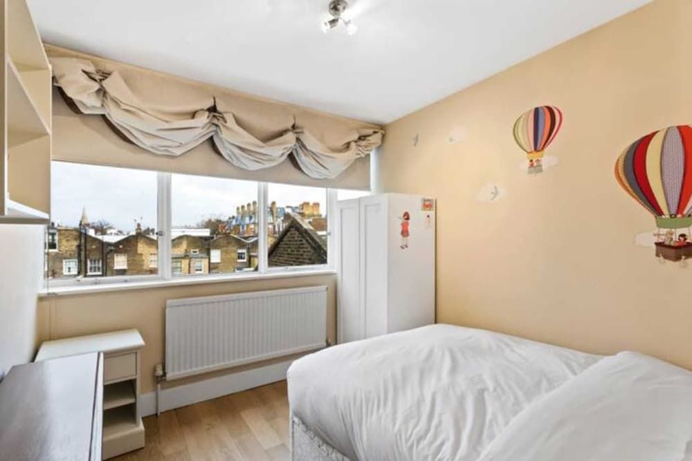undefined Bright 2 Bedroom Near the Natural History Museum 2