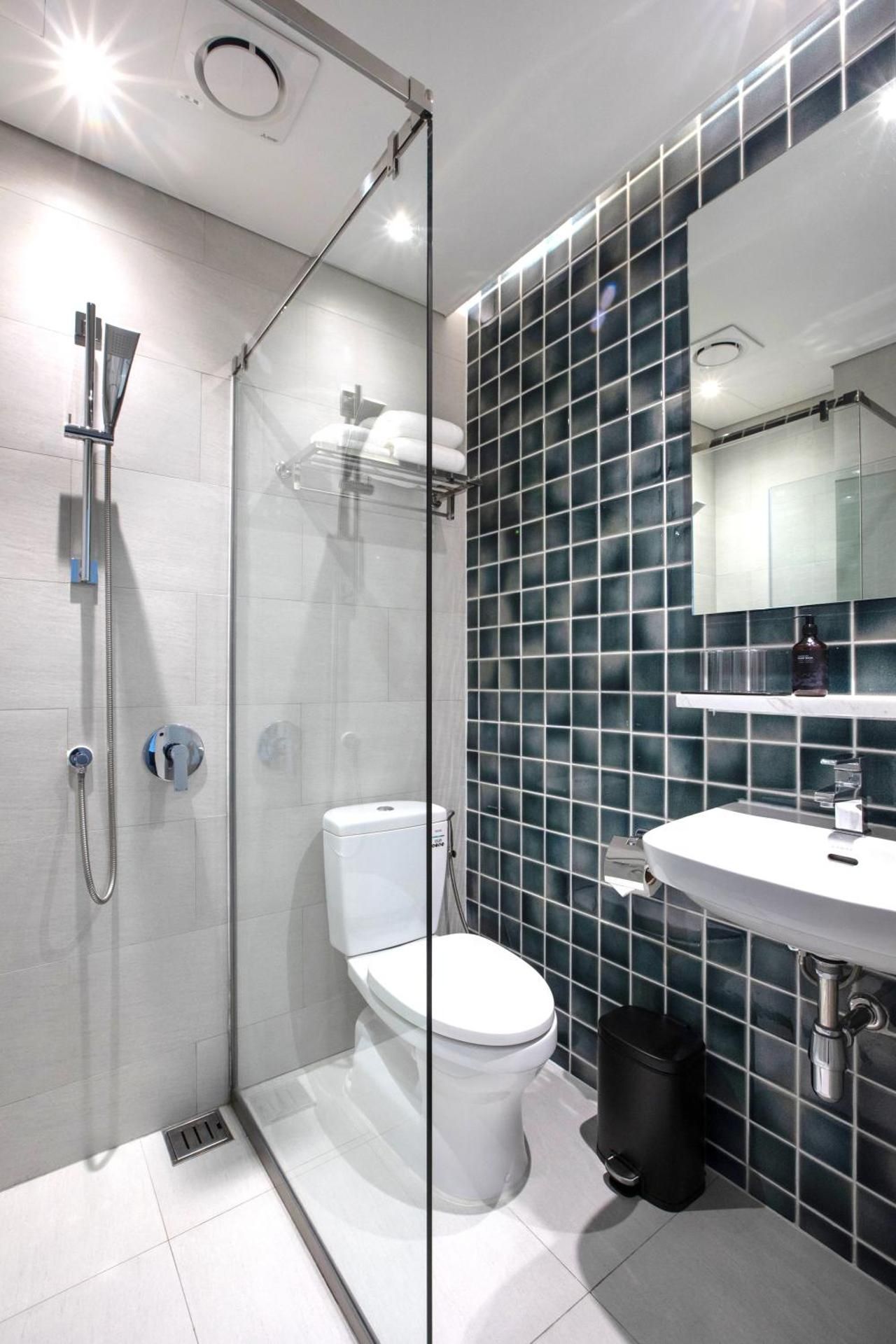 Beanstalk Bangkok Standard King Room 3