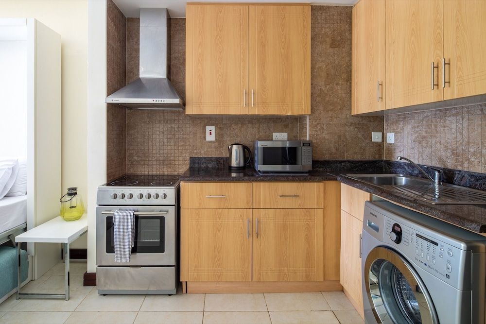 undefined Spacious + Modern Studio in JLT - Sleeps 3 4