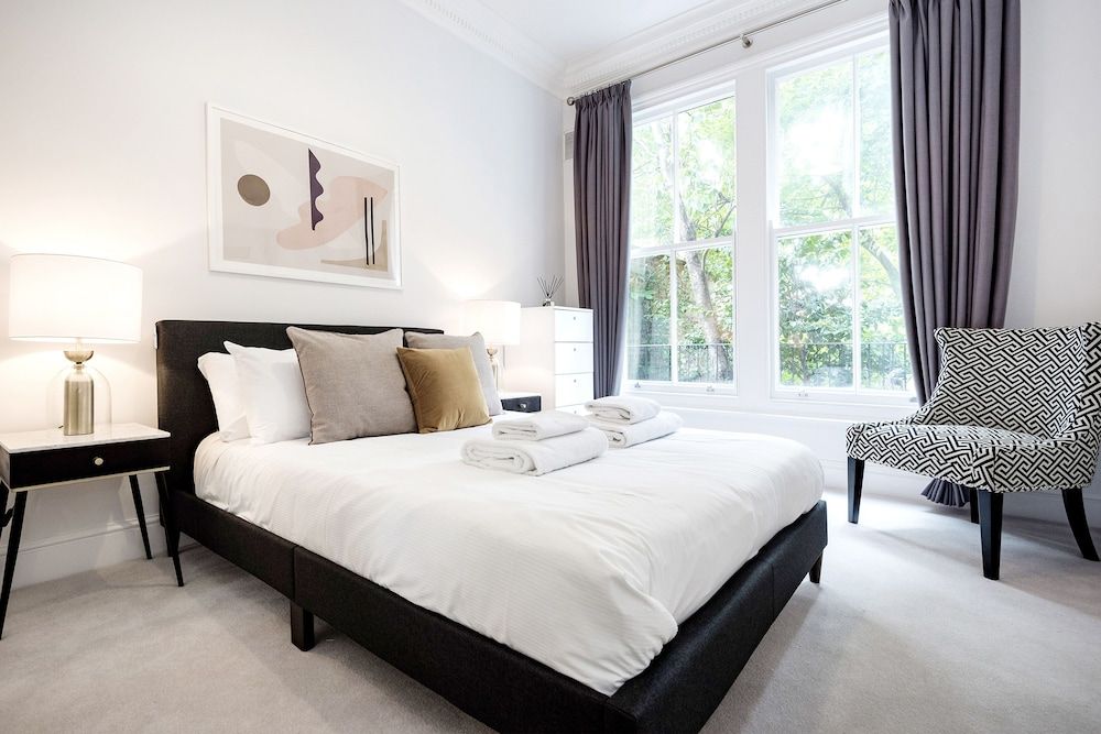 3 Sloane Gardens by UnderTheDoormat The King's Road Suite 3
