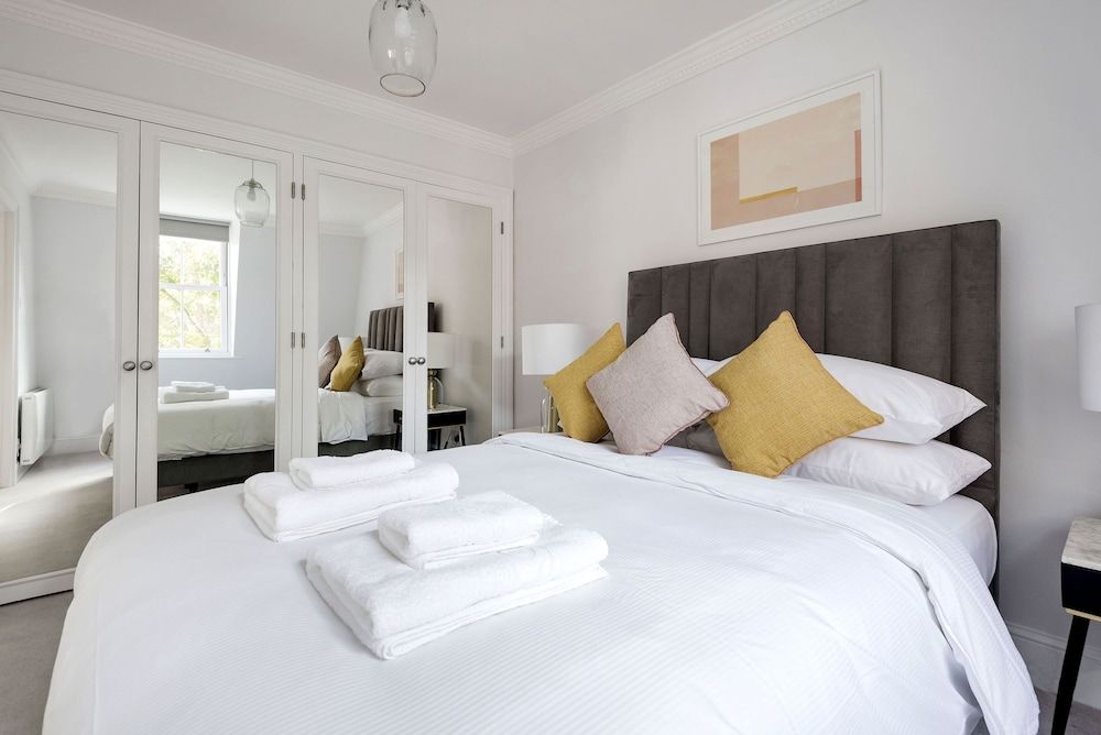 3 Sloane Gardens by UnderTheDoormat The Wellington Suite 3