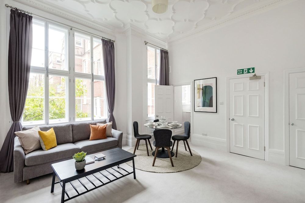 3 Sloane Gardens by UnderTheDoormat The Pavilion Road Suite 13