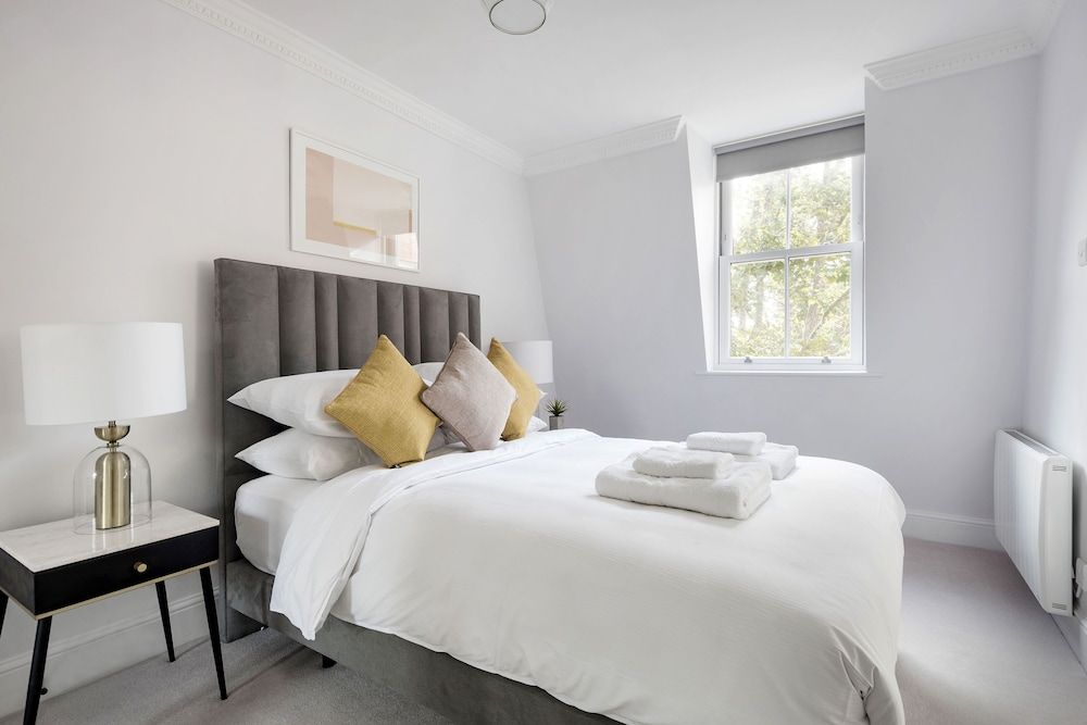 3 Sloane Gardens by UnderTheDoormat The Wellington Suite 7