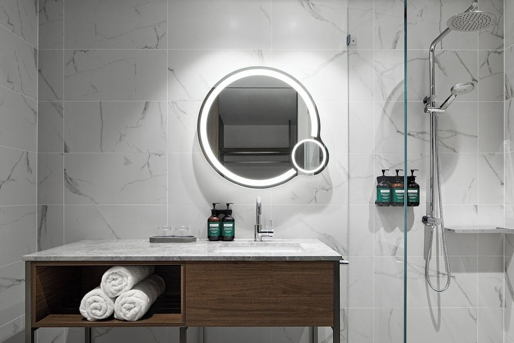 Crowne Plaza Sydney Darling Harbour by IHG Standard Room 2