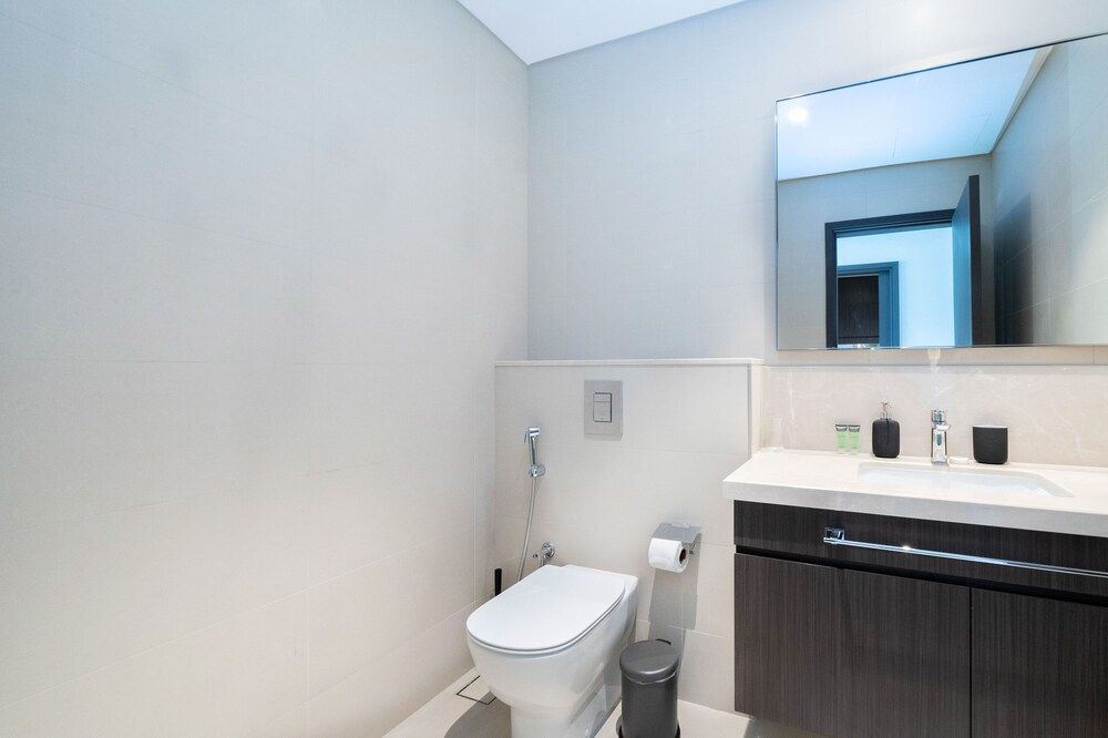 KOHH – 3BR in Downtown Views Deluxe Apartment 23