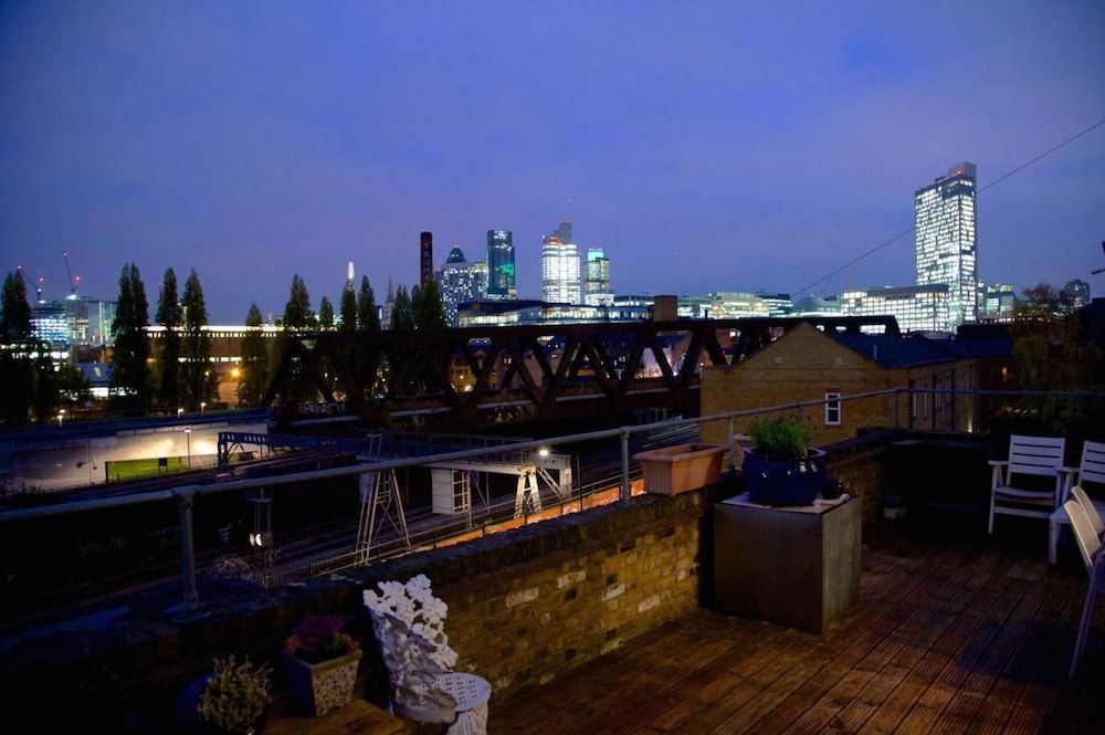 undefined Large Shoreditch 2/dbl bed Loft apt 10