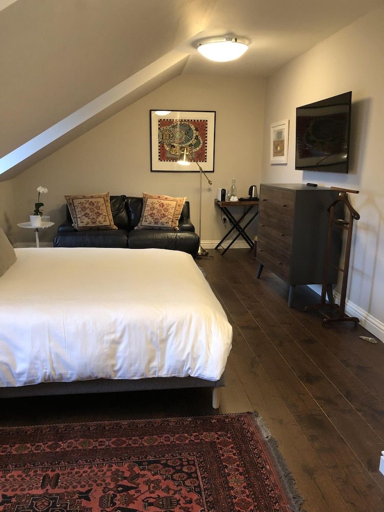 Sheridan Guest House Deluxe Double Room, Ensuite, City View (7) 23