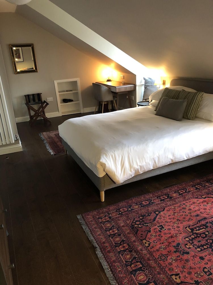 Sheridan Guest House Deluxe Double Room, Ensuite, City View (7) 7