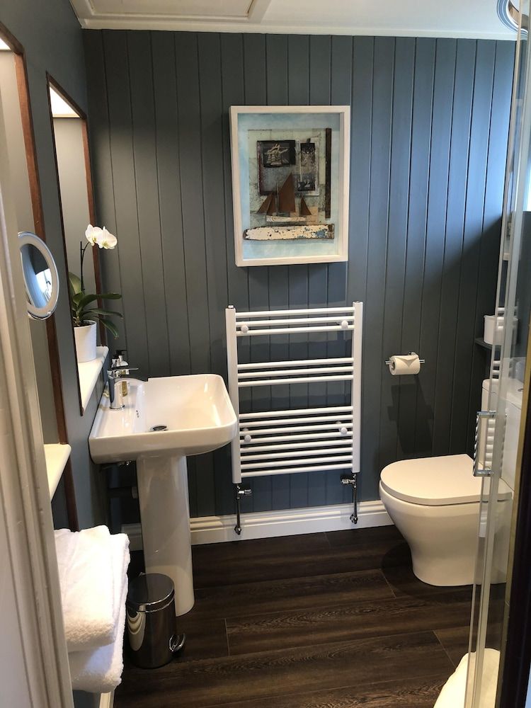 Sheridan Guest House Deluxe Double Room, Ensuite, City View (7) 14