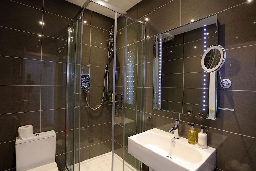 Sheridan Guest House Superior Double Room, Ensuite (4) 10