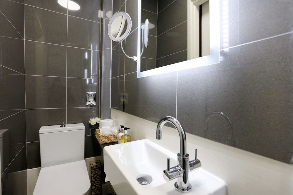 Sheridan Guest House Superior Double Room, Ensuite (6) 4